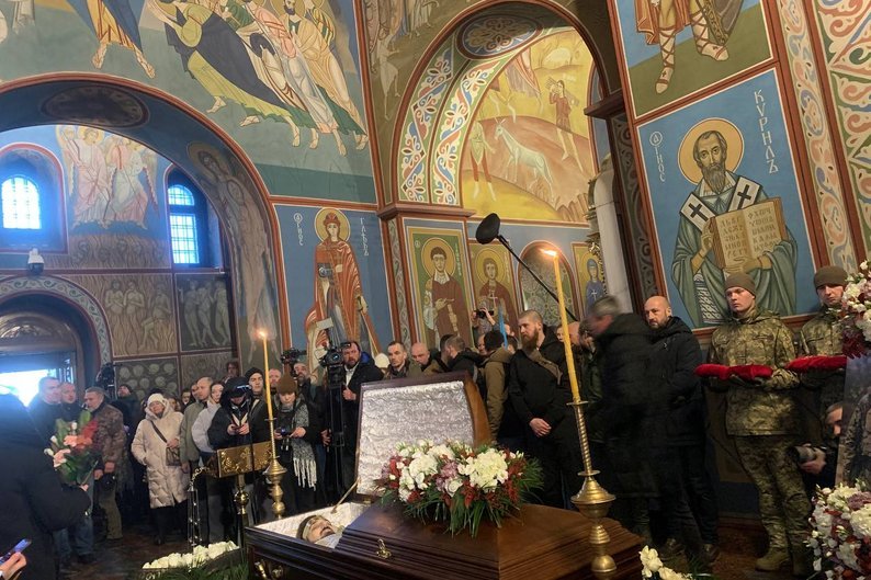 У Києві пройшла церемонія прощання з поетом та військовим Максимом Кривцовим