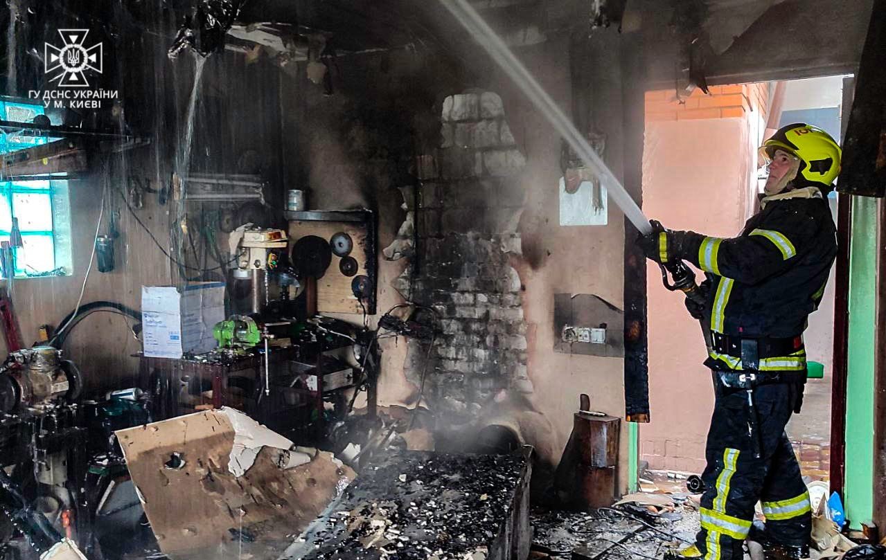 Пожежа в гаражі