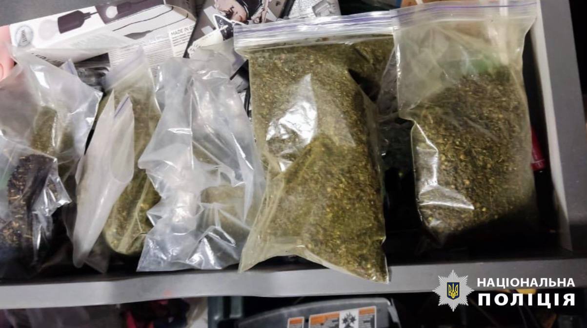 Поліцейські Київщини припинили діяльність нарколабораторії в Бучанському район