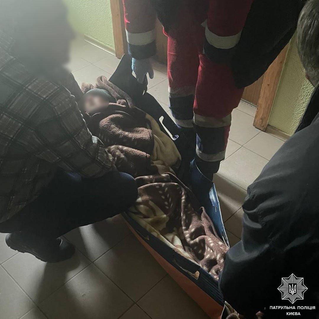 У Києві ми надали допомогу 72-річному громадянину, якому стало зле у власній квартирі