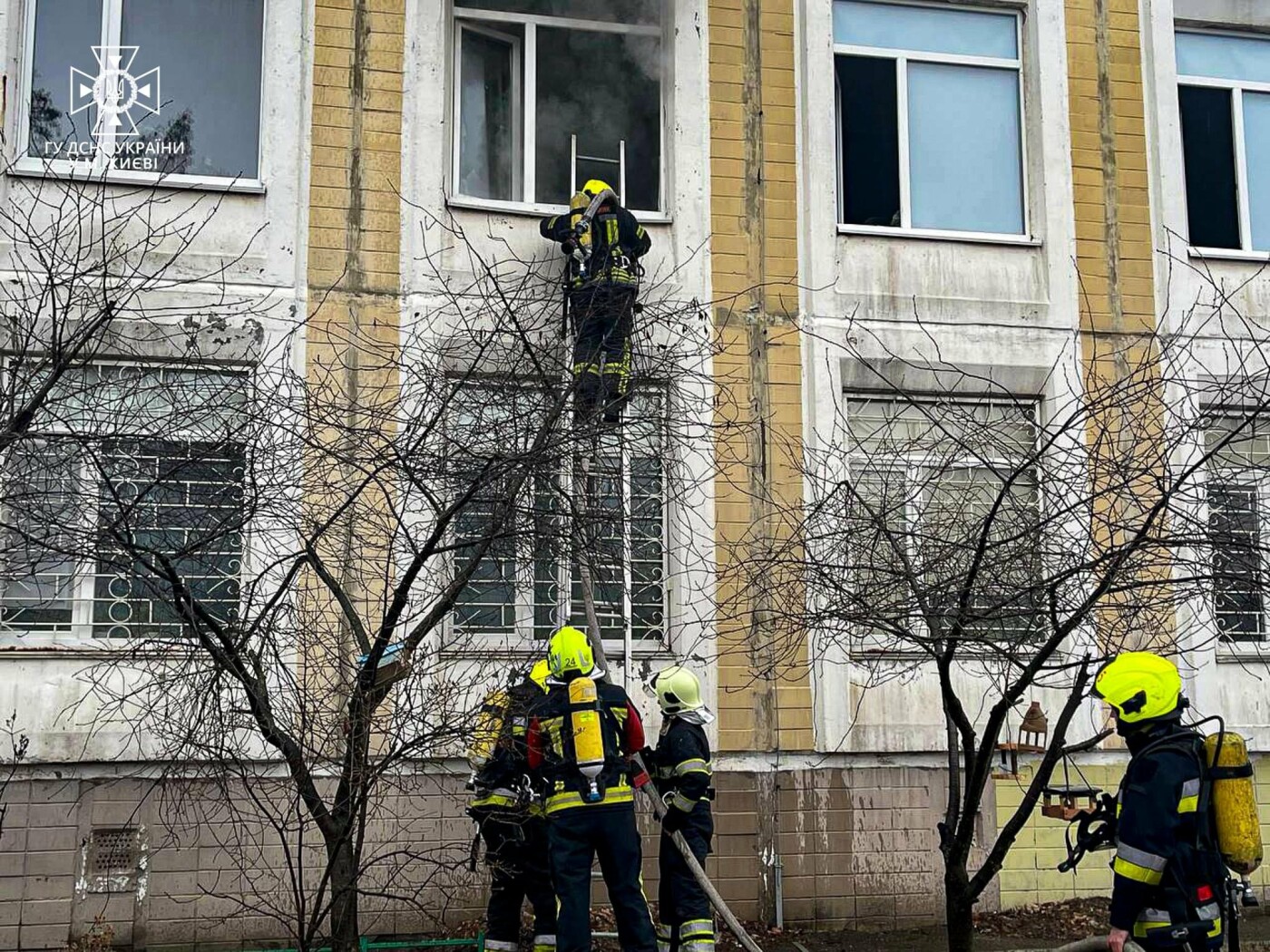 У столиці сталось загоряння у школі