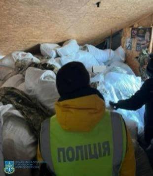У Києві викрили підприємця, який поставив військовим неякісну форму