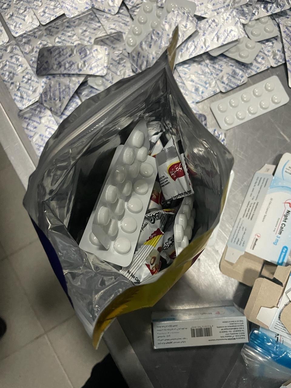 Киянка намагалась ввезти в Україну більше 1000 нарковмісних таблеток