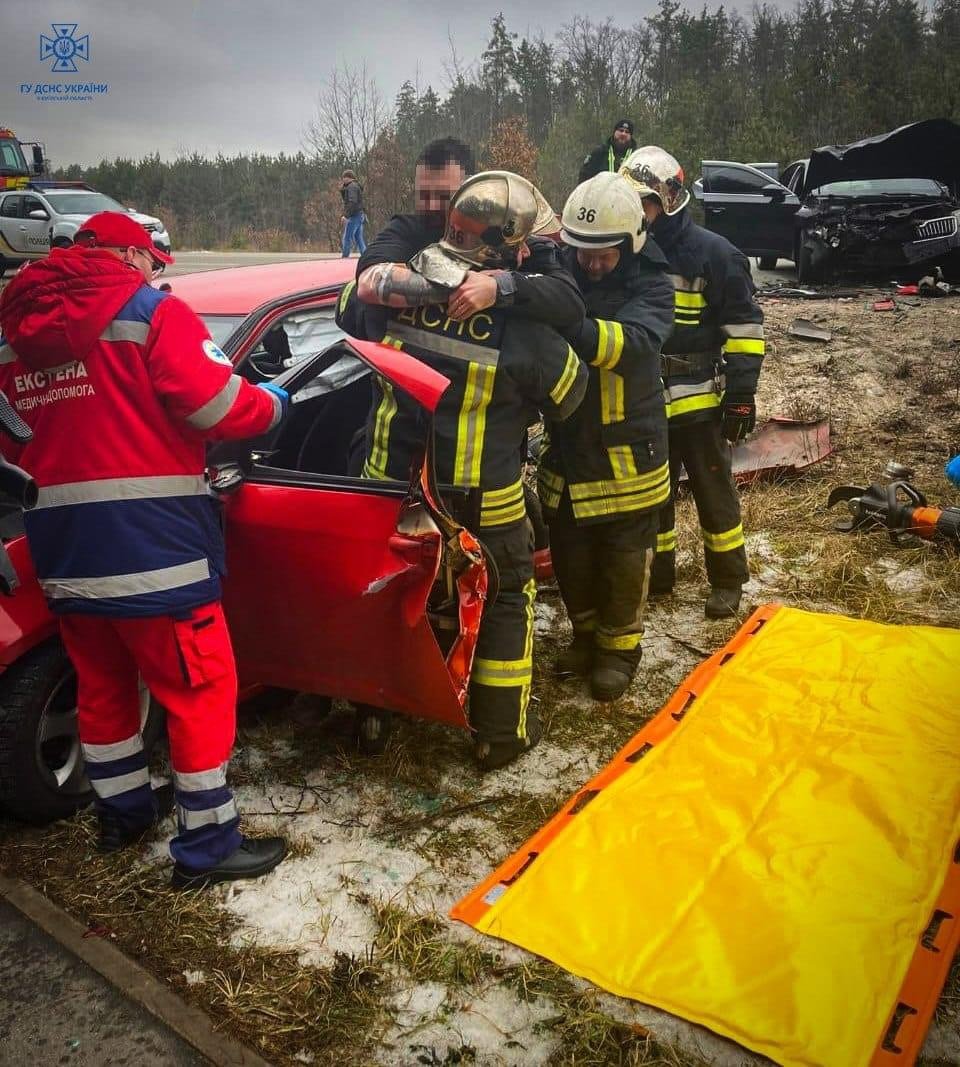На трасі Ірпінь-Київ зіштовхнулись два легкових авто