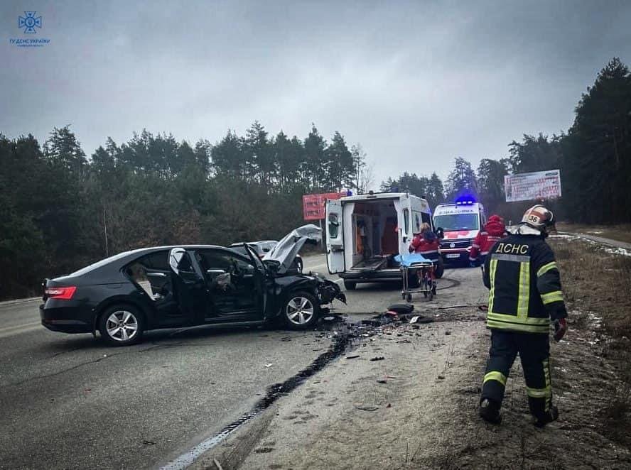 На трасі Ірпінь-Київ зіштовхнулись два легкових авто