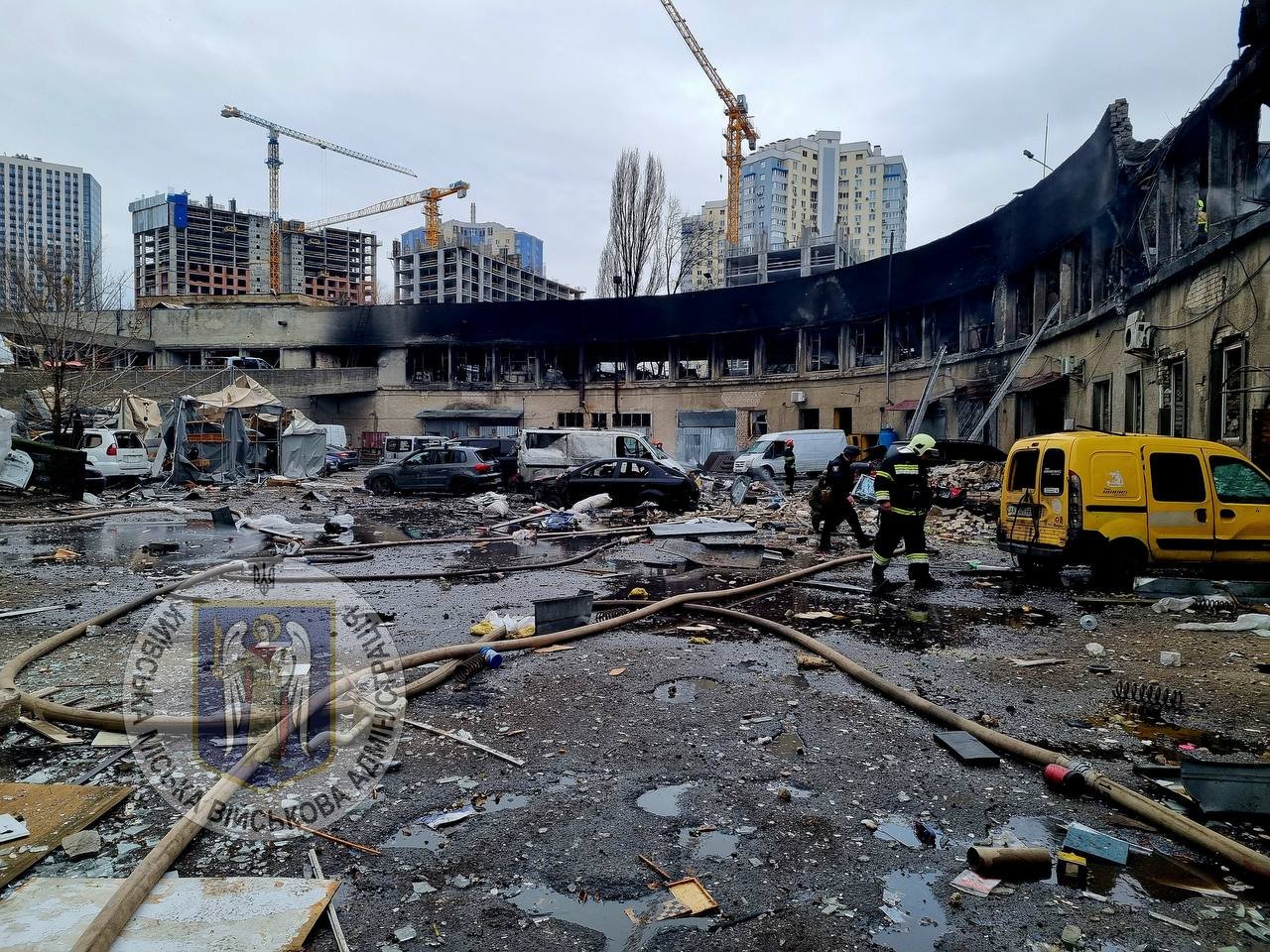Последствия вражеских обстрелов по Киеву
