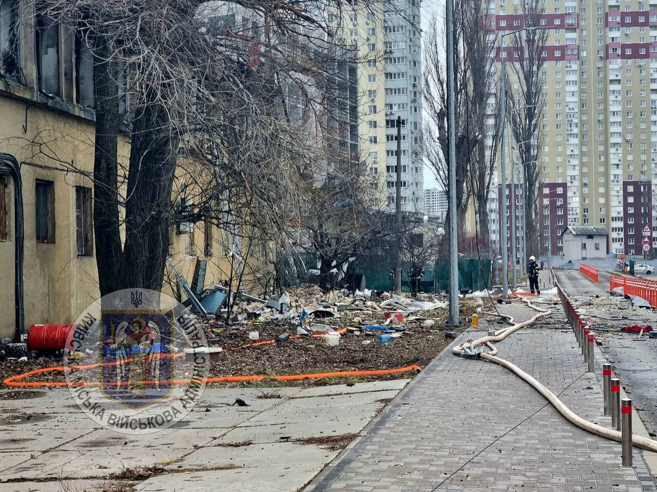 Наслідки ворожого обстрілу по Києву