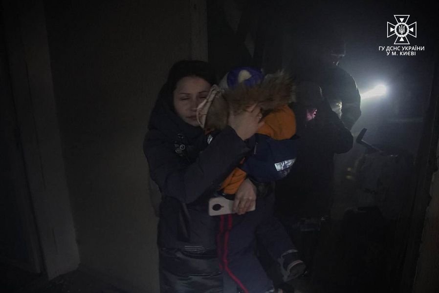У столиці внаслідок обстрілу є загиблі та постраждалі