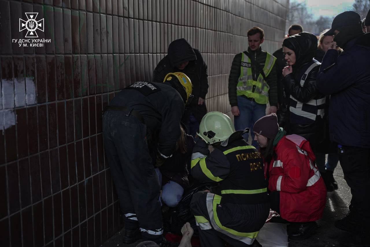 У столиці внаслідок обстрілу є загиблі та постраждалі
