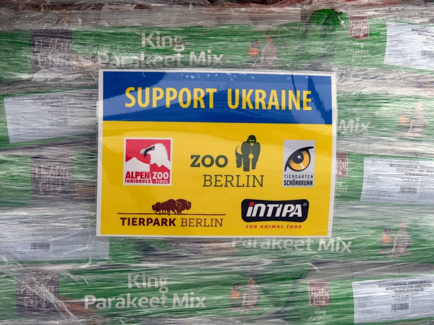 Київзоо отримав від Німеччини 26 тонн кормів для тварин