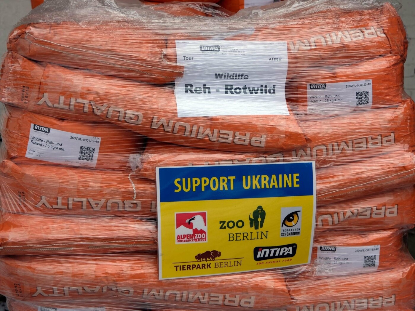 Київзоо отримав від Німеччини 26 тонн кормів для тварин