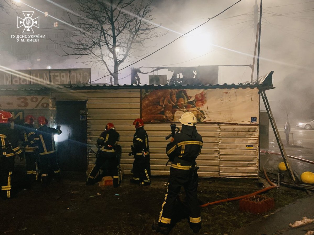 У столиці загорівся кіоск