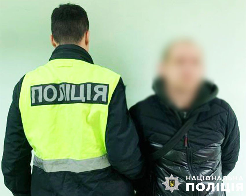 У столиці затримали рецидивіста, який намагався пограбувати підлітка