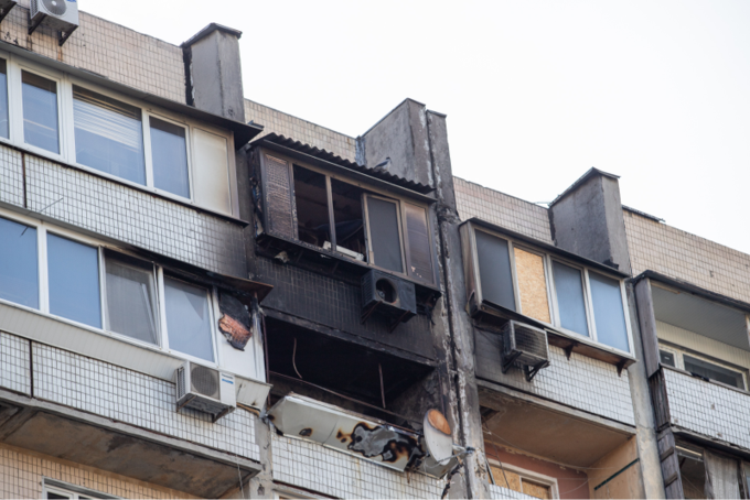 У Києві відновлять багатоповерхівку на Соломʼянці, яка була пошкоджена в результаті ворожого обстрілу