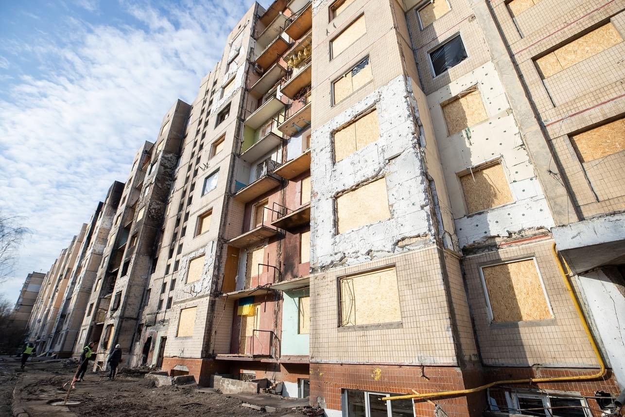 У Києві відновлять багатоповерхівку на Соломʼянці, яка була пошкоджена в результаті ворожого обстрілу