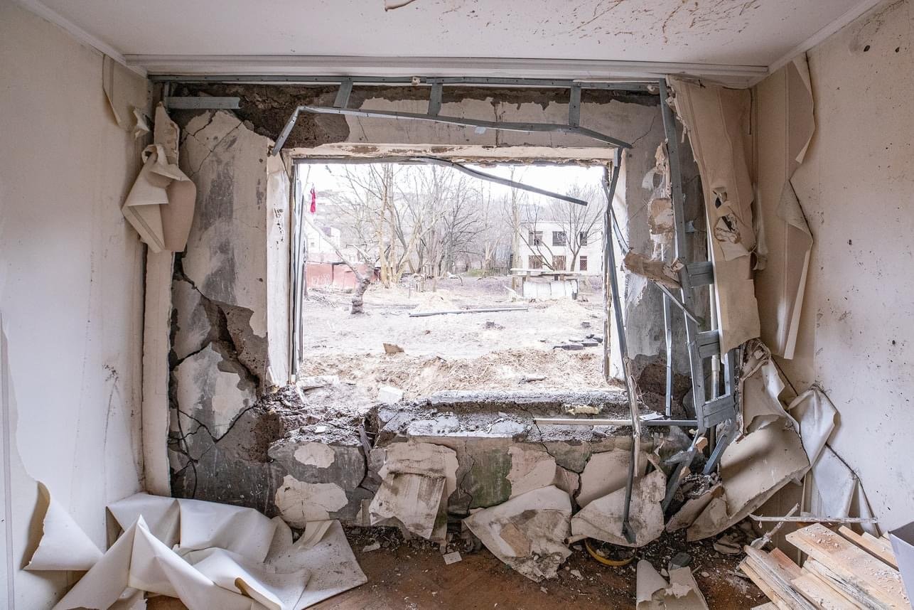 У Києві відновлять багатоповерхівку на Соломʼянці, яка була пошкоджена в результаті ворожого обстрілу