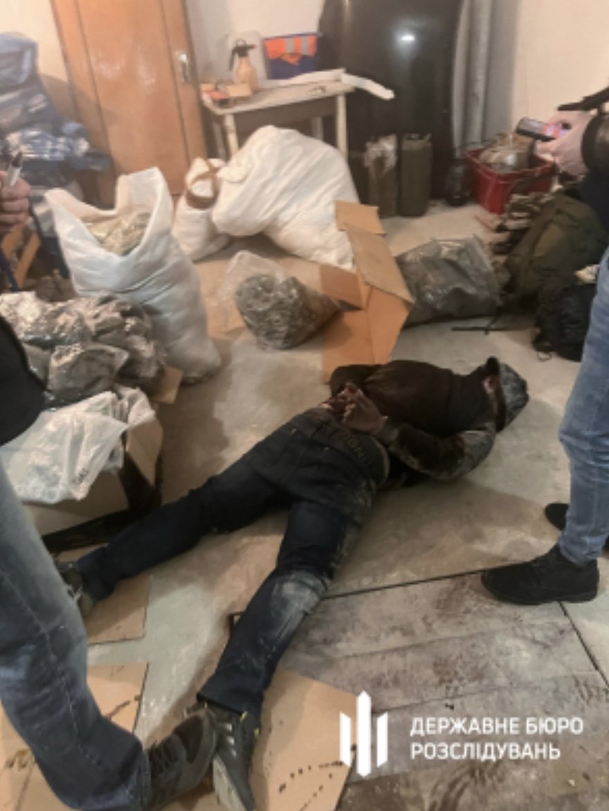 У Києві співробітники ДБР викрили групу ділків