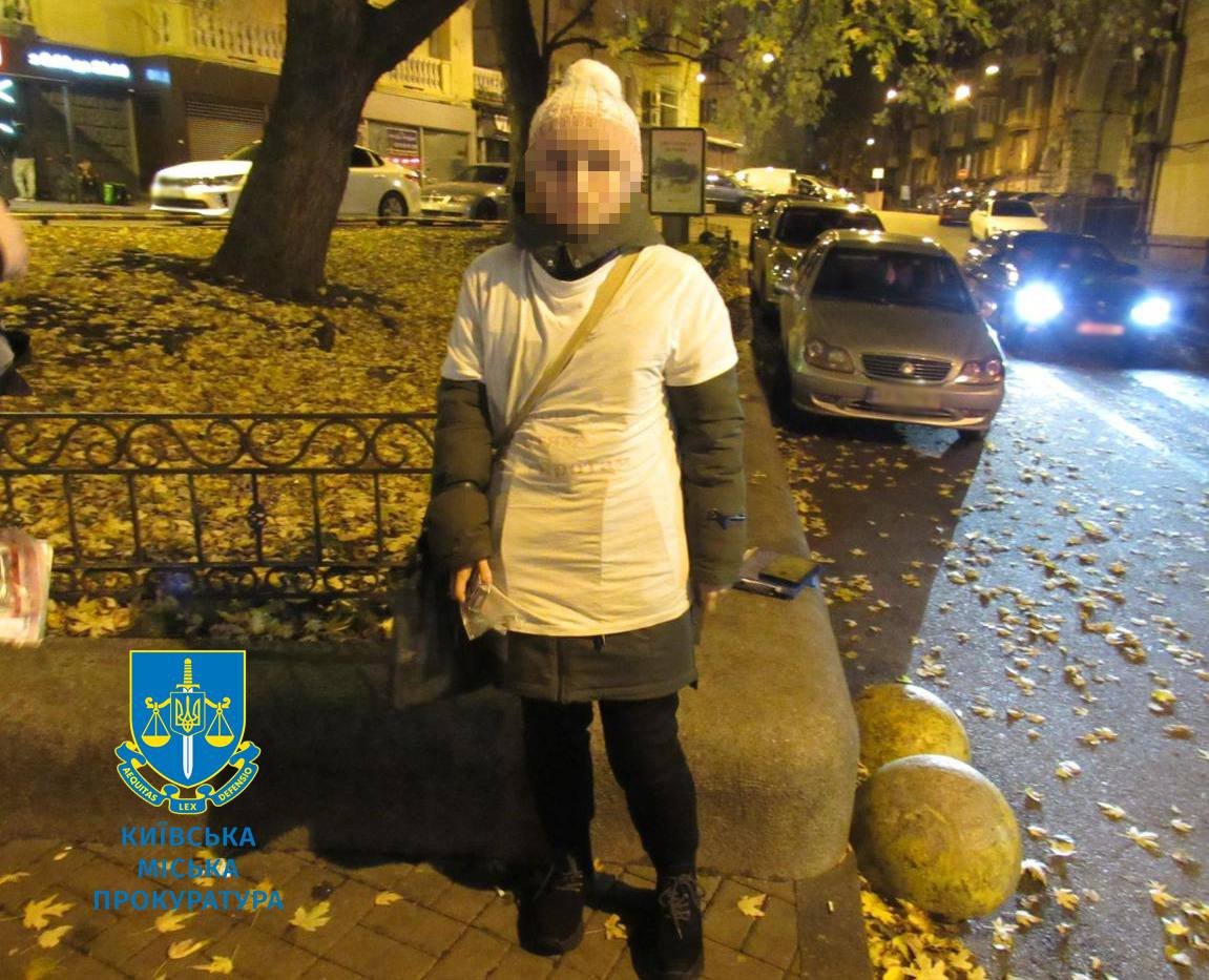 У Києві викрили псевдоволонтерку