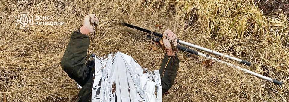 На Київщині ДСНСники вилучили тіло рибалки, якого шукали три доби