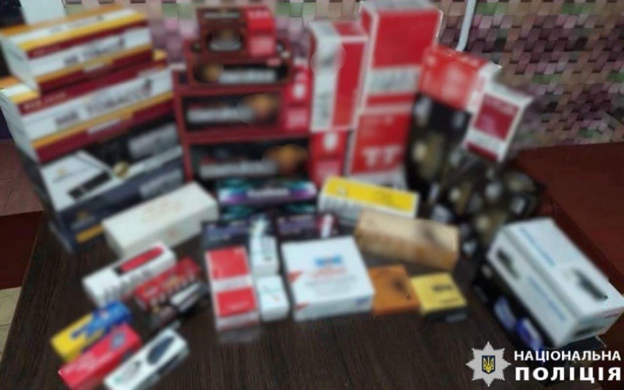 На Київщині викрили незаконне масштабне виробництво цигарок
