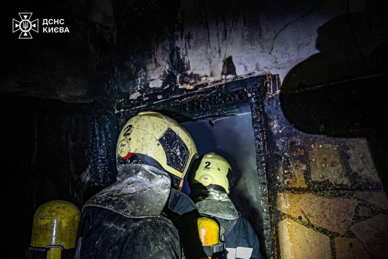 У столиці під час пожежі виявили тіло людини