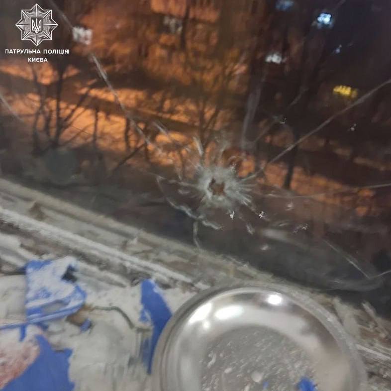 У Києві чоловік стріляв із рушниці після сварки із матірʼю