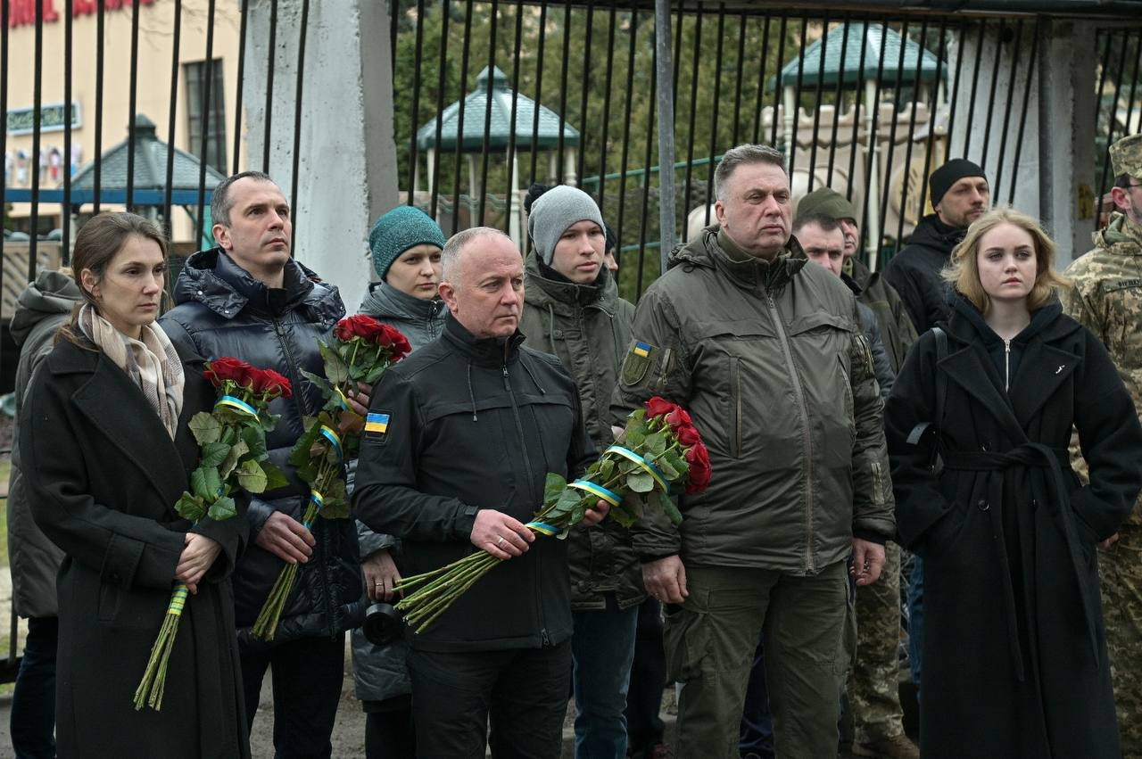 На честь розвідника Героя України Олександра Чуба відкрили меморіальну дошку