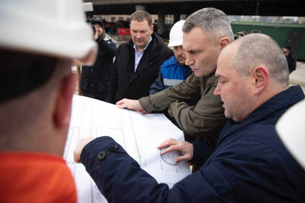 Триває ремонт тунелю біля станції метро
