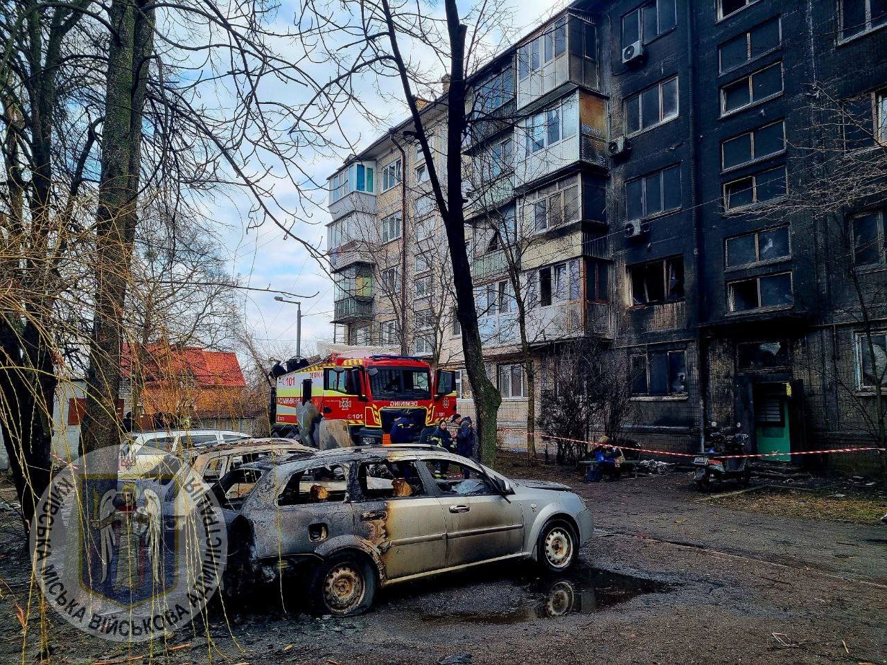 Наслідки ворожого ракетного обстрілу у Києві
