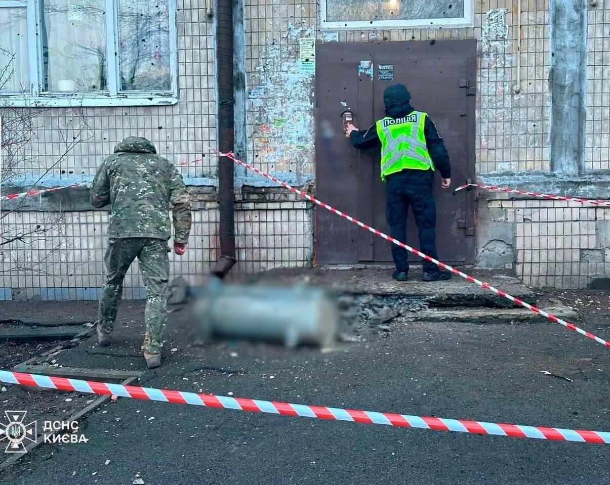Рятувальники показали наслідки ворожого обстрілу столиці