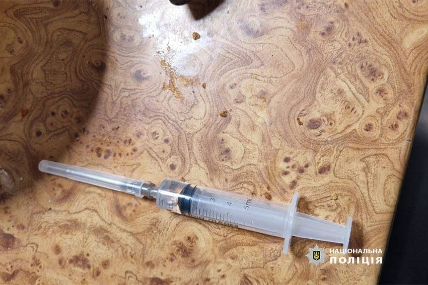 У столиці викрили групу осіб, яка збувала метадон у місті