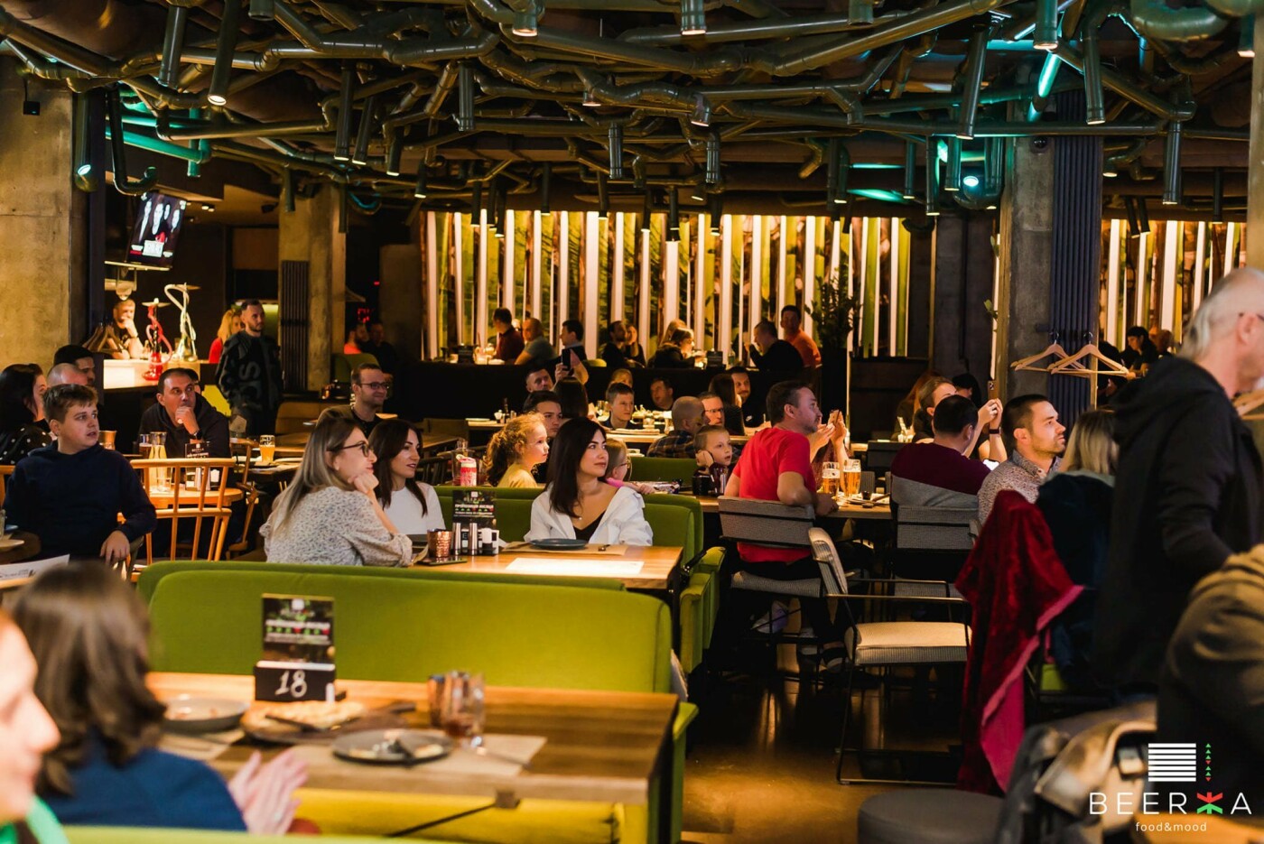 Атмосферне місце для романтичного побачення з коханою людиною – 