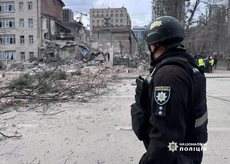 Наслідки ворожого обстрілу Києва
