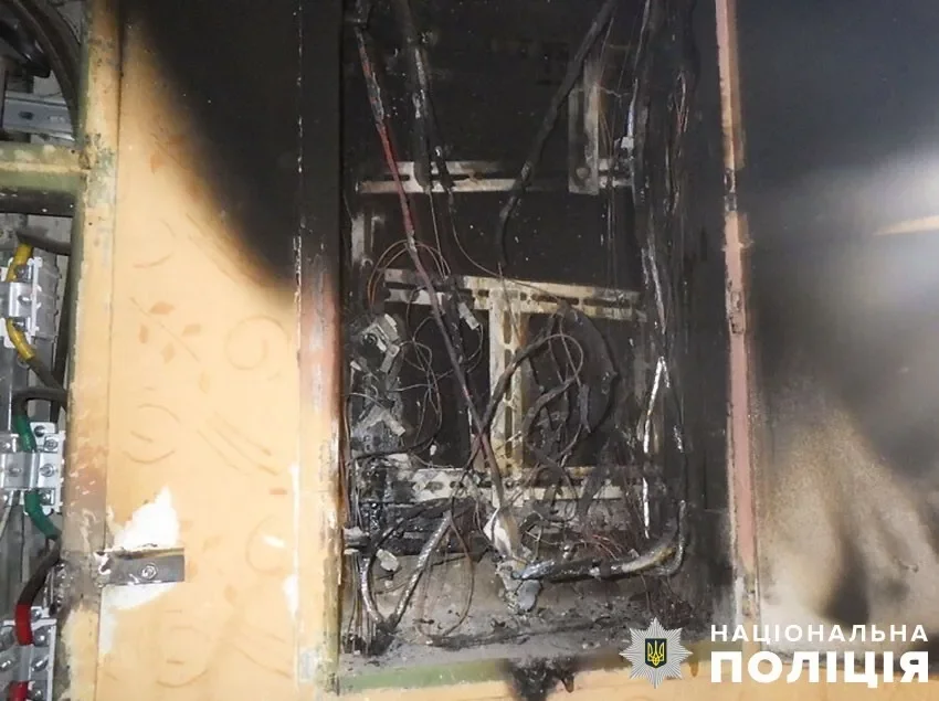 У Києві чоловік підпалив щиток, щоб помститись сусідам