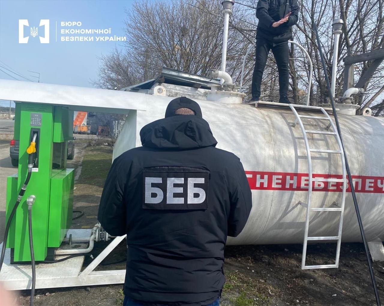 У Києві та області викрили підпільні АЗС