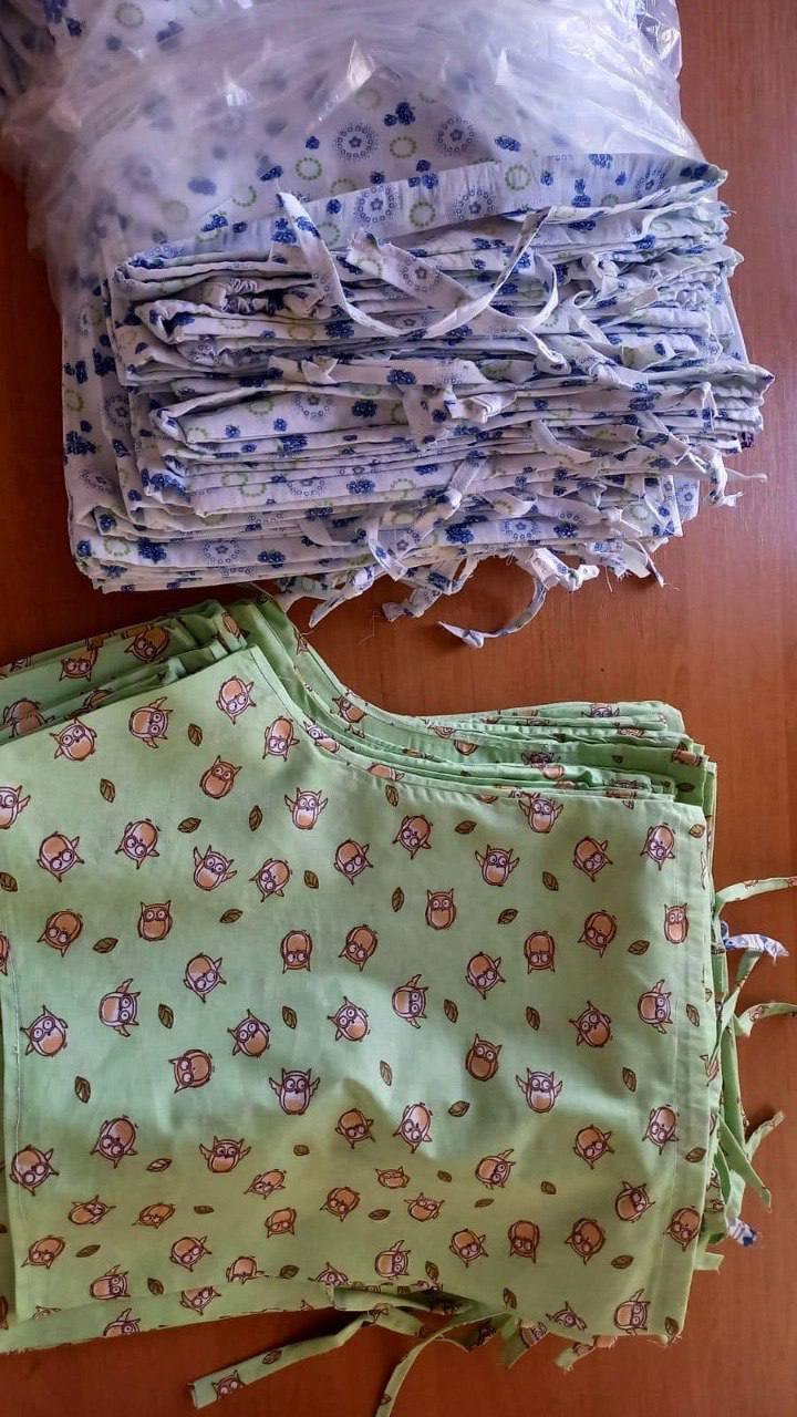 Під Києвом 90-річна бабуся шиє адаптивну білизну для наших героїв