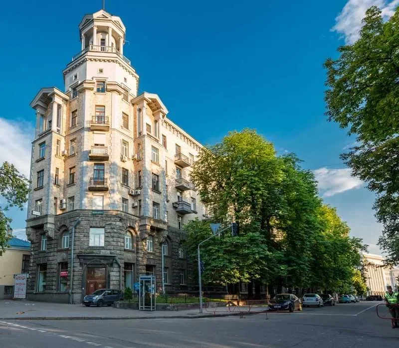 В урядовому кварталі Києва продається пентхаус з авторським ремонтом та власною SPA-зоною