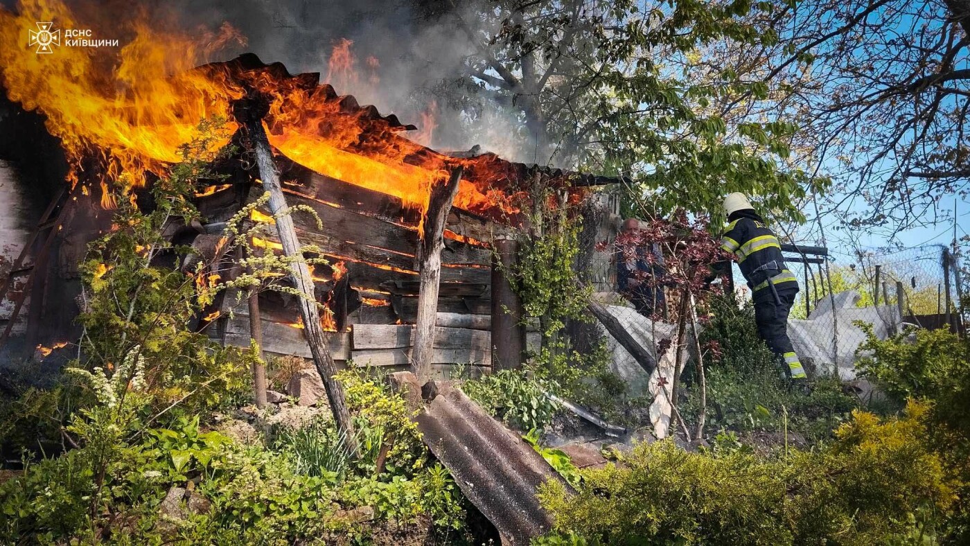 На Київщині чоловік згорів у власному будинку