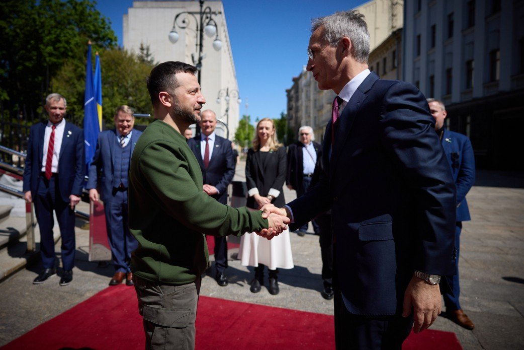 Генсек НАТО прибув з неоголошеним візитом до Києва