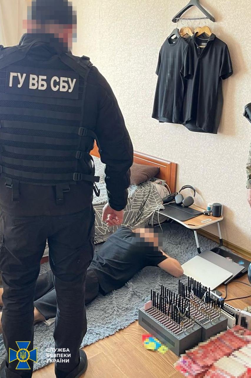 В Киеве задержали двух администраторов ботоферм, работавших на России