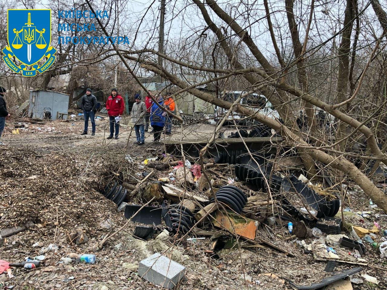Комунальники влаштували полігон у місті