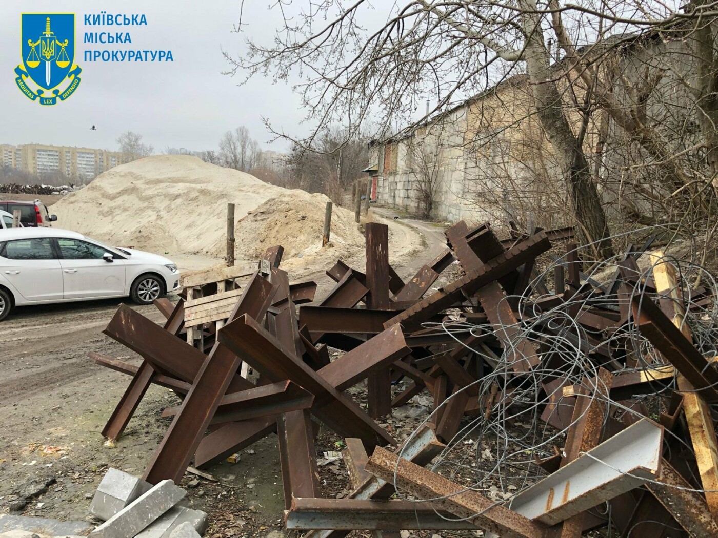 Комунальники влаштували полігон у місті