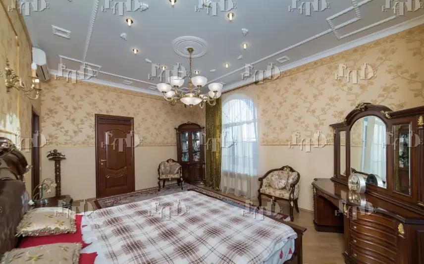 Під Києвом продають маєток екс-генпрокурора Віктора Пшонки