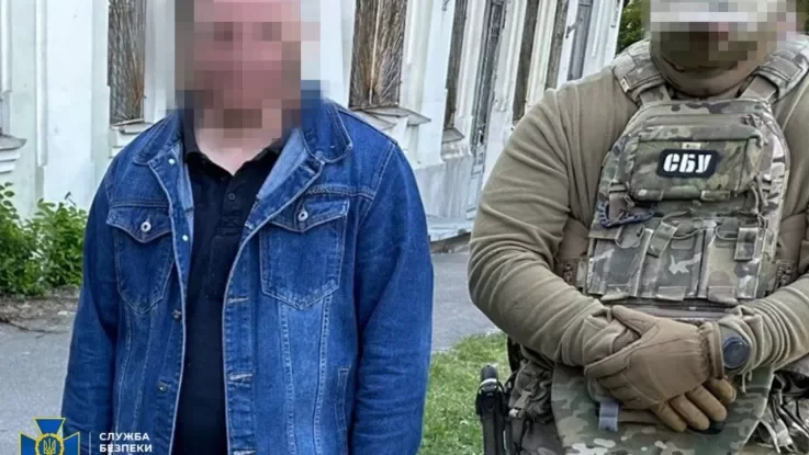 В столице задержали на взятке чиновника Укрзализныци