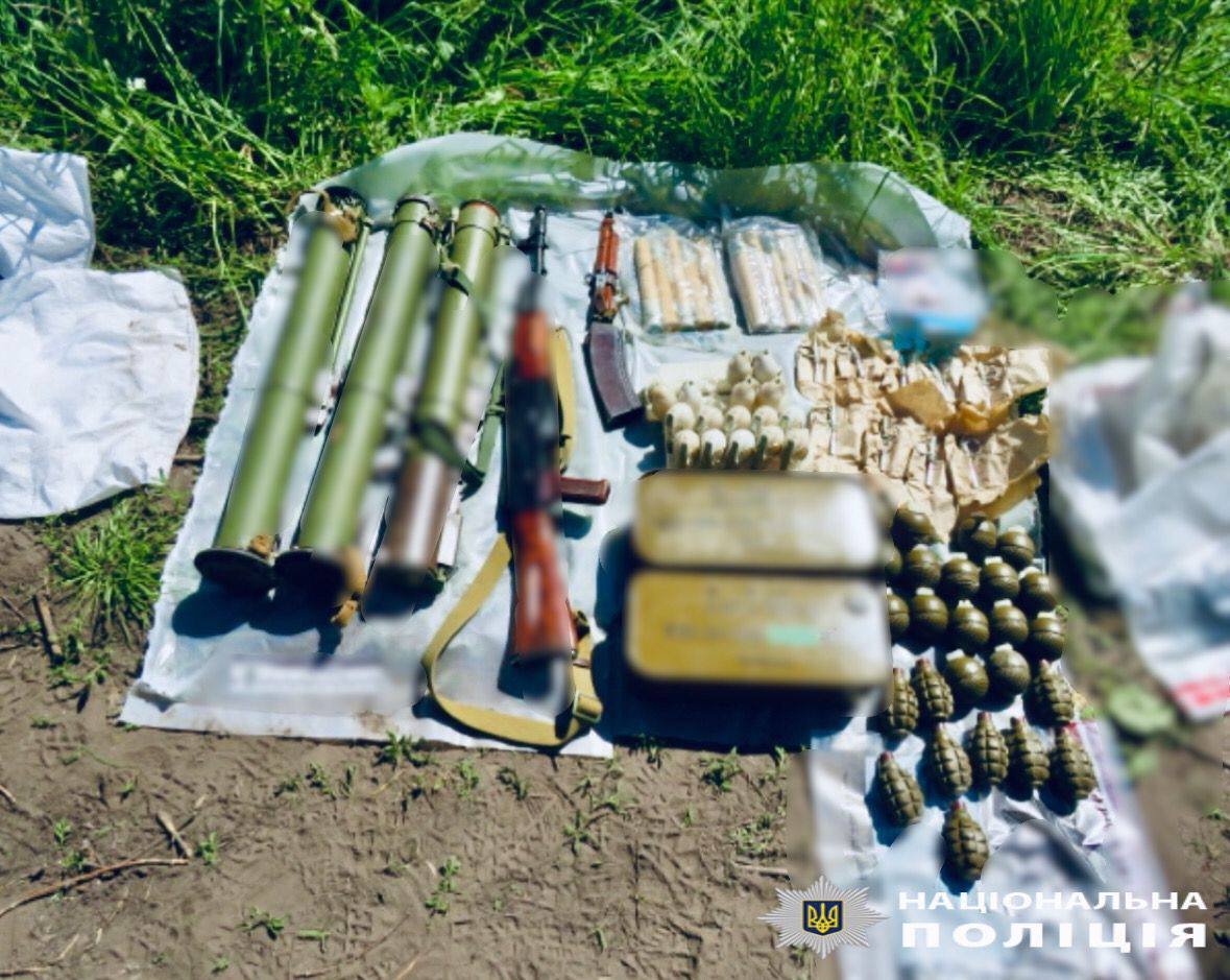 В Киевской области разоблачили мужчину, который занимался сбытом оружия и боеприпасов