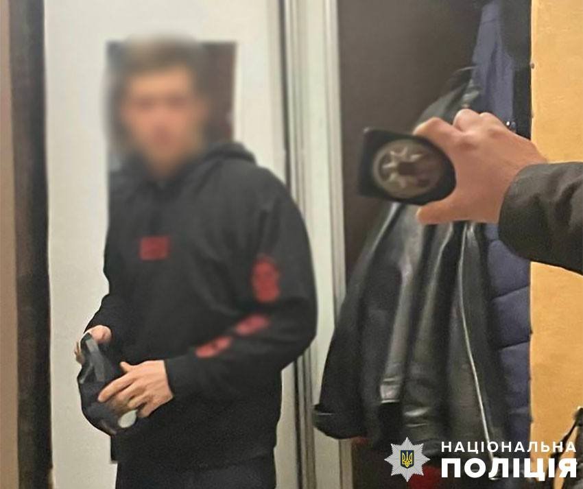 У столиці затримали студента, який вкрав скриньку із коштами для ЗСУ