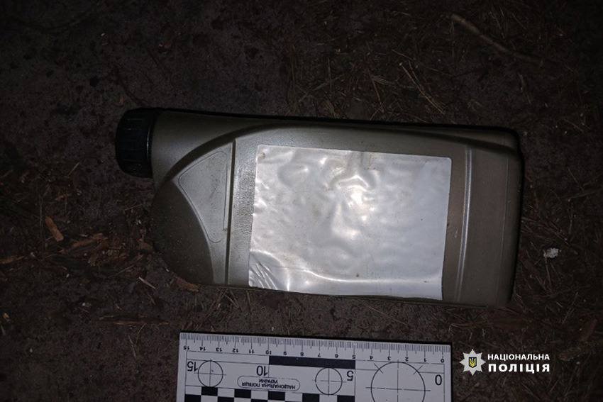 У столиці чоловік підпалив авто вчительки сина