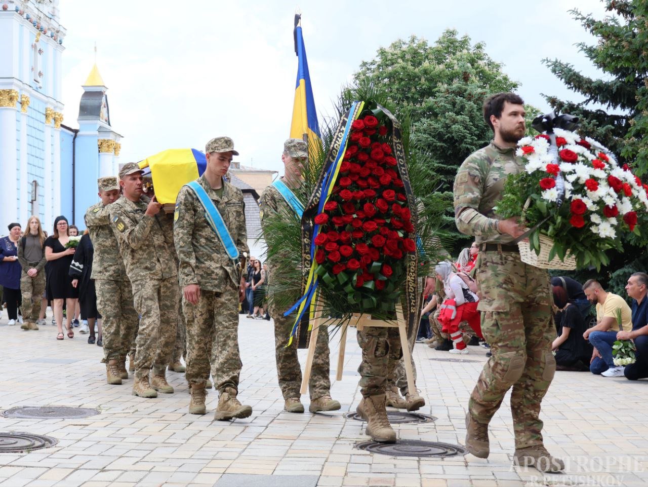 У Києві в останню путь провели 21-річного лікаря-