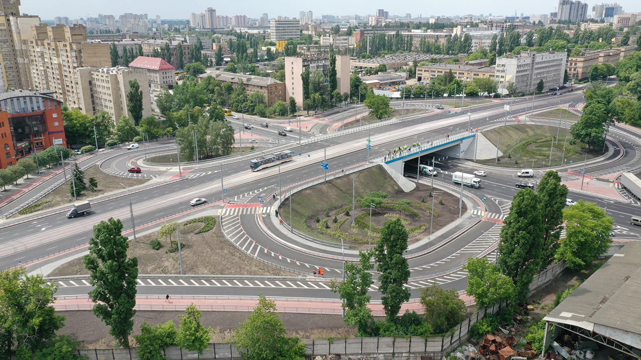 Реконструкція почалась торік