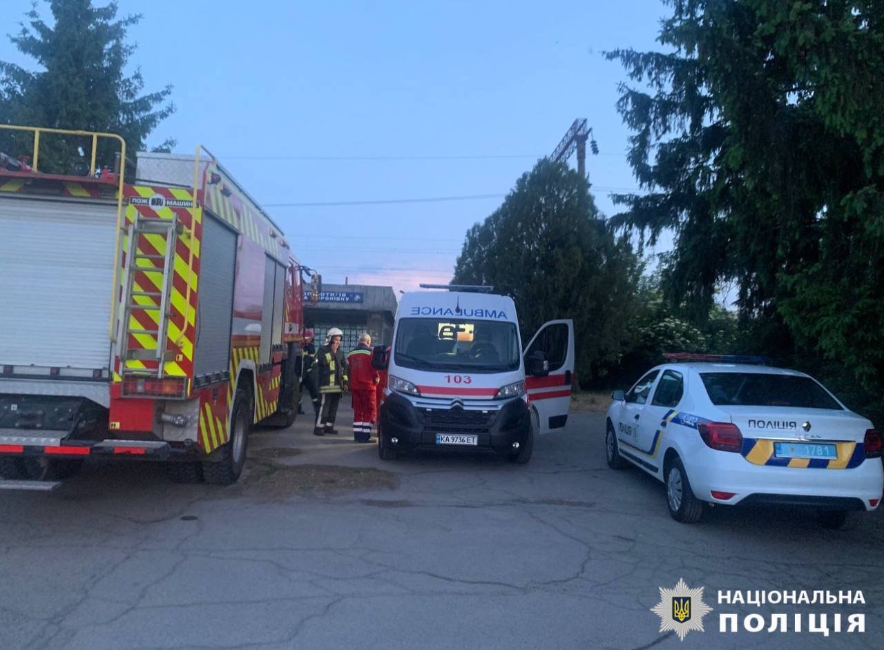 Хлопець вирішив залізти на дах вагону